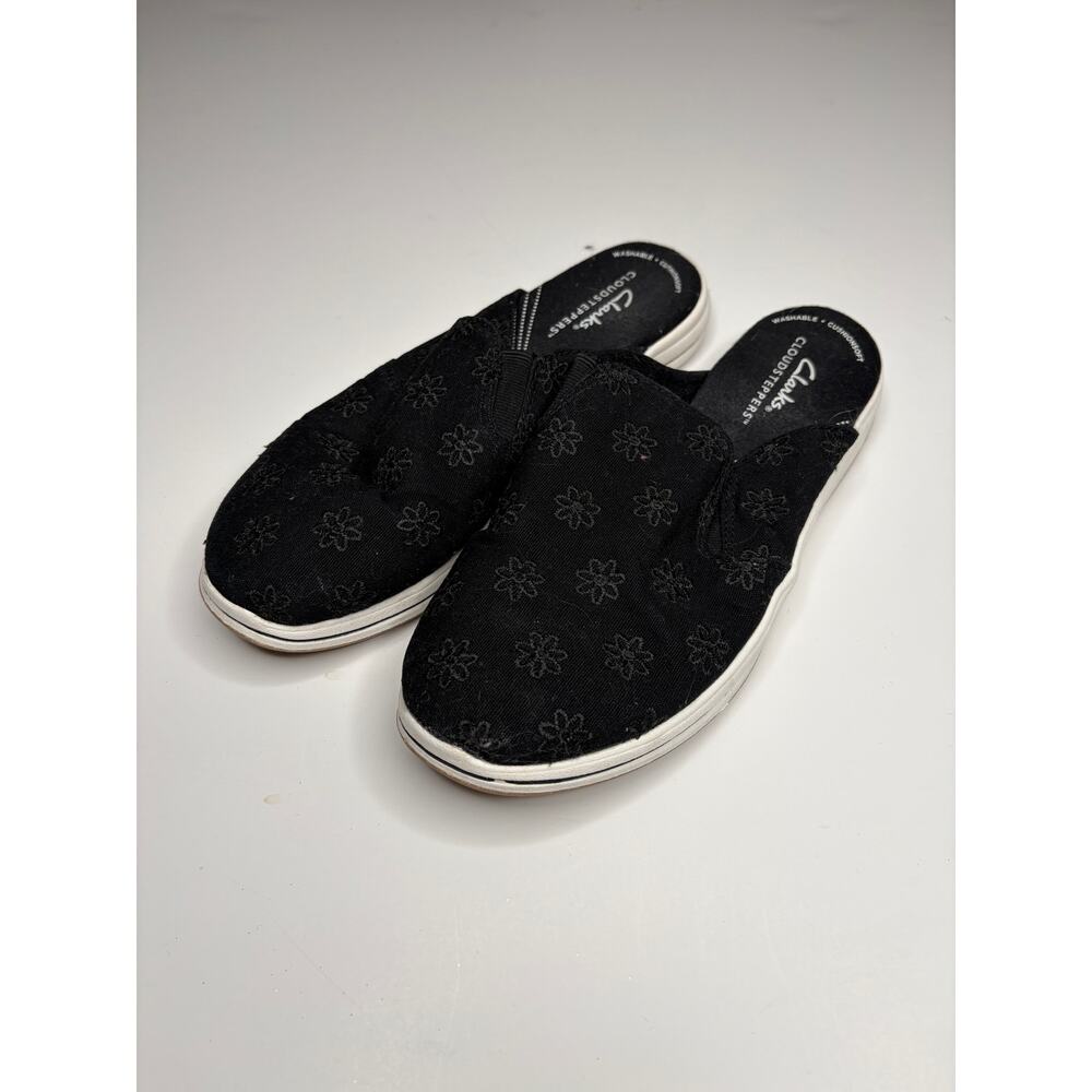 Clarks Cloudsteppers Daisy Embroidered Black Clogs Women's 7